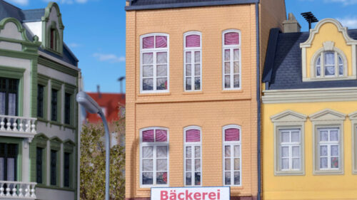 Kibri 38393 H0 Stadthaus Eiscafé/Bäckerei