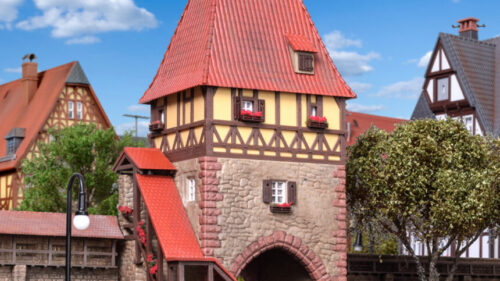 Kibri 38470 H0 Fachwerkturm mit Tor