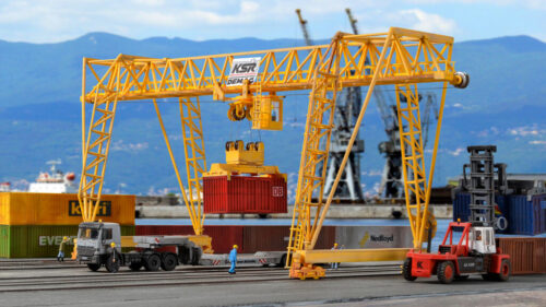 Kibri 38530 H0 DEMAG Containerkran