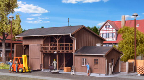 Kibri 39815 H0 Geraeteschuppen mit Gabels