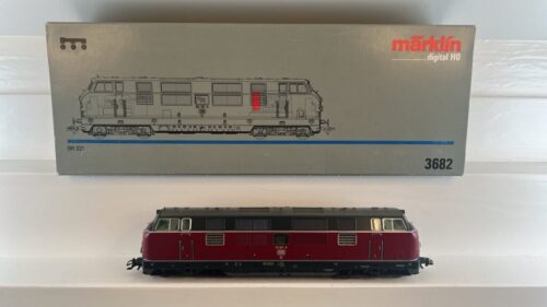 Märklin 3682 DB BR221 107-6