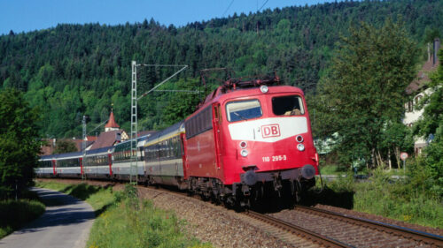 PIKO 21776 E-Lok BR 110.3 orientrot DB AG V + DSS PluX22