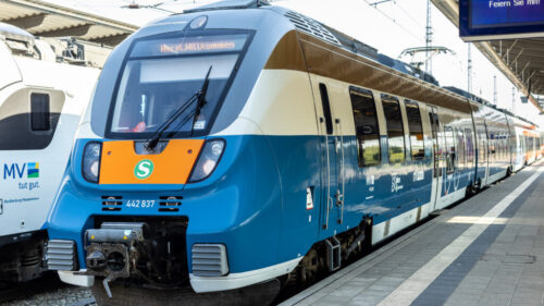 PIKO 21826 ~E-Triebzug/Sound BR 442 837 5-tlg. S-Bahn Rostock DB AG VI + 8pol. Dec.