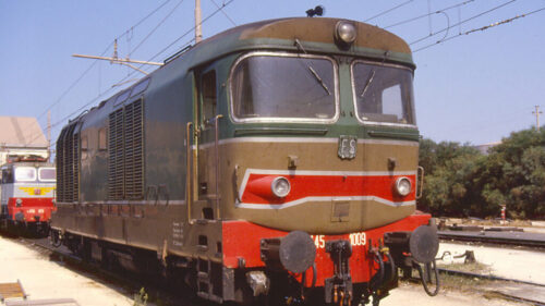 PIKO 22030 Diesellok D.445 erste Serie mit Logo FS IV + DSS PluX22