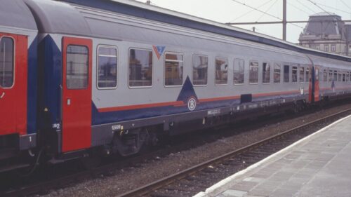 PIKO 58542 Personenwg. Eurofima 2. Kl. SNCB V