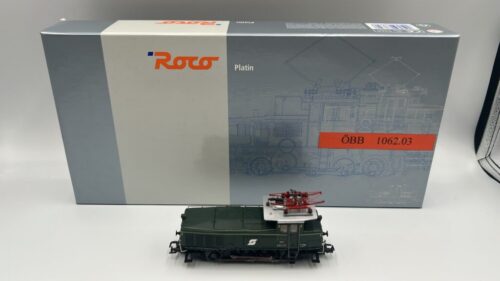 Eigenbau ÖBB 1062.03 basierend auf Roco Fahrgestell