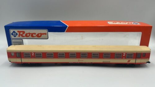 Roco 44850.2 ÖBB Personenwagen 2. Klasse