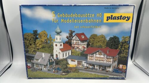 Plastoy 2455 6989 5 Gebäudesätze H0 Set "Hasenberg"